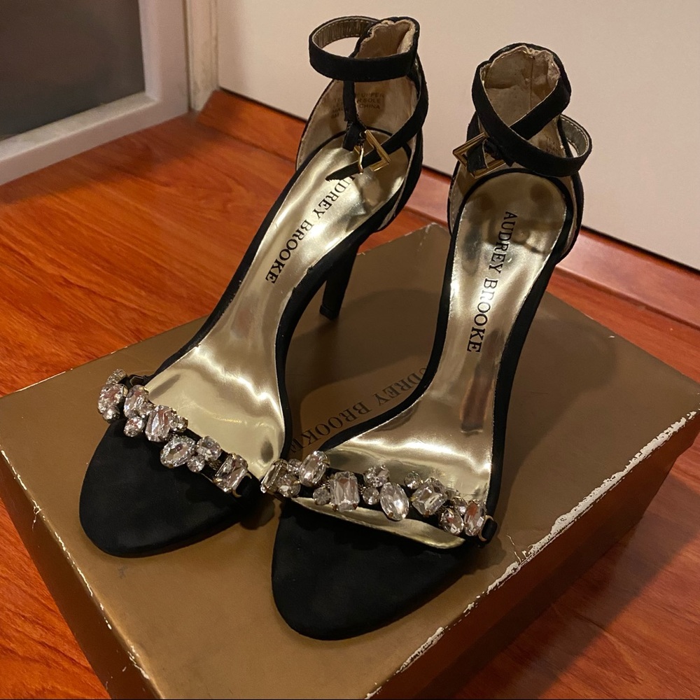 Audrey Brooke Sabrina Open Toe Canvas Sandals